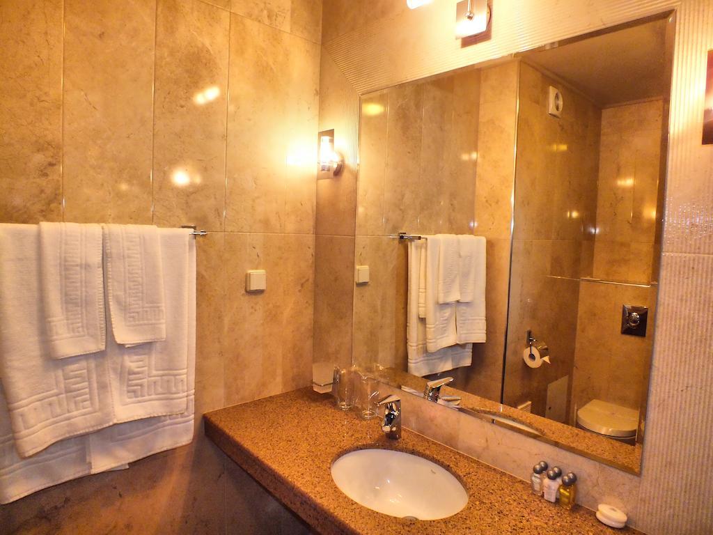 Standard Double Room,234660706:JPEG