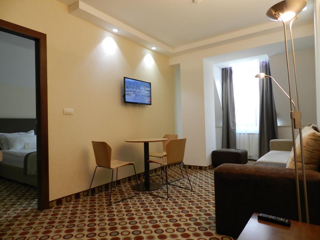 Superior One-Bedroom Apartment,272223365:JPEG