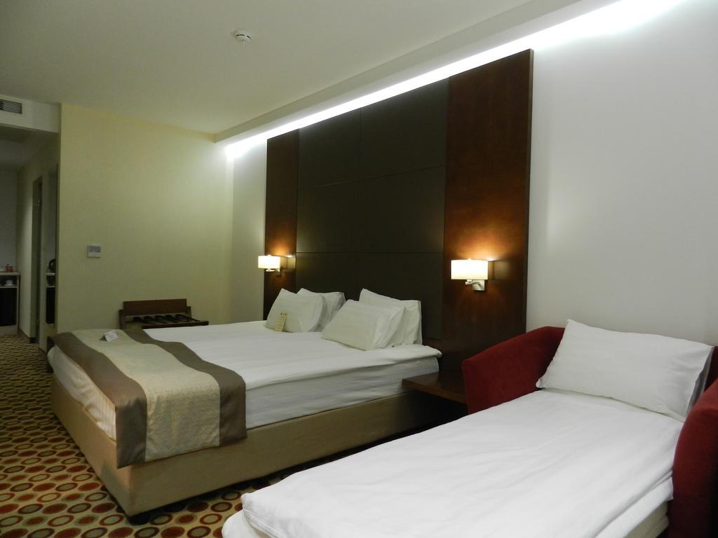Deluxe Room Sofa Bed,264046433:JPEG
