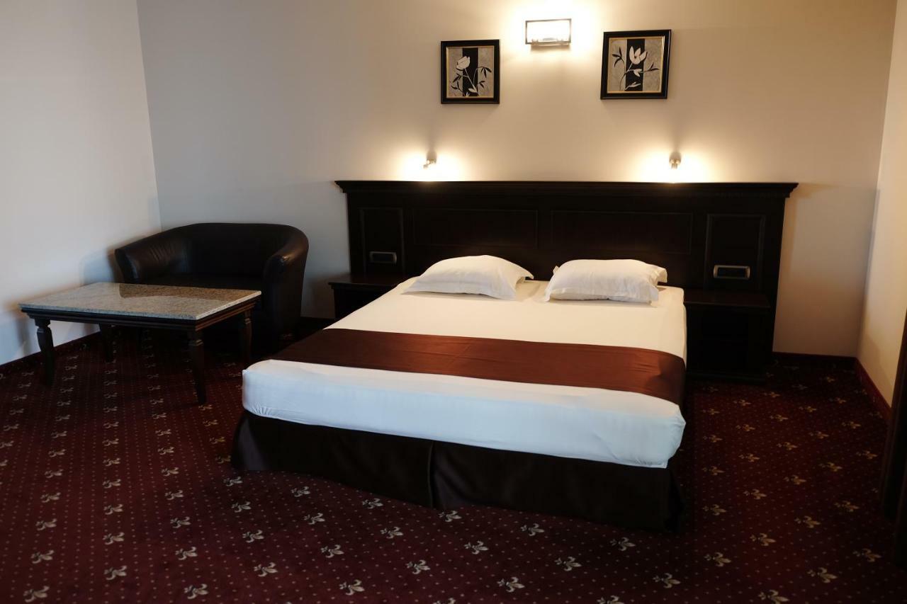 Two-Bedroom Apartment,1128427098:JPEG